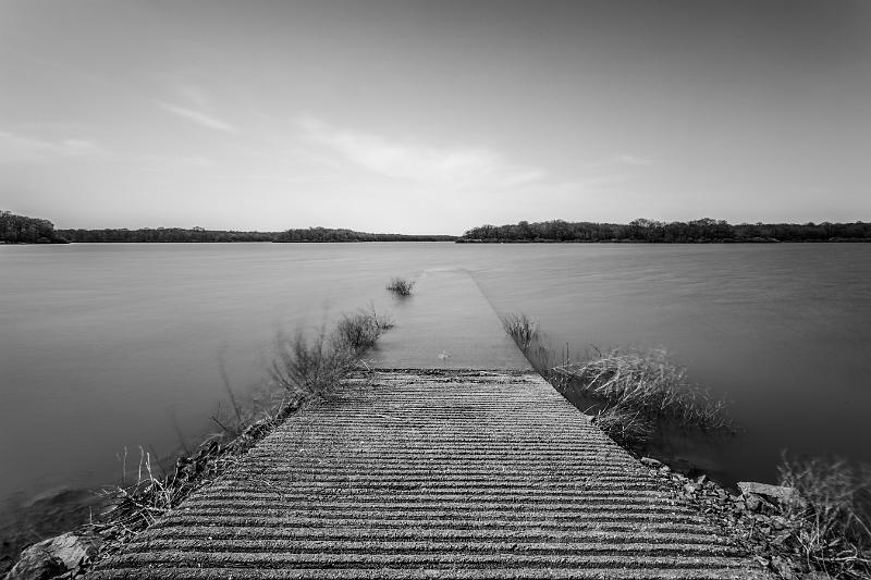 2018_04_04_Etang de Baye (0001_b-w).jpg - Etang de Vaux (avril 2018)